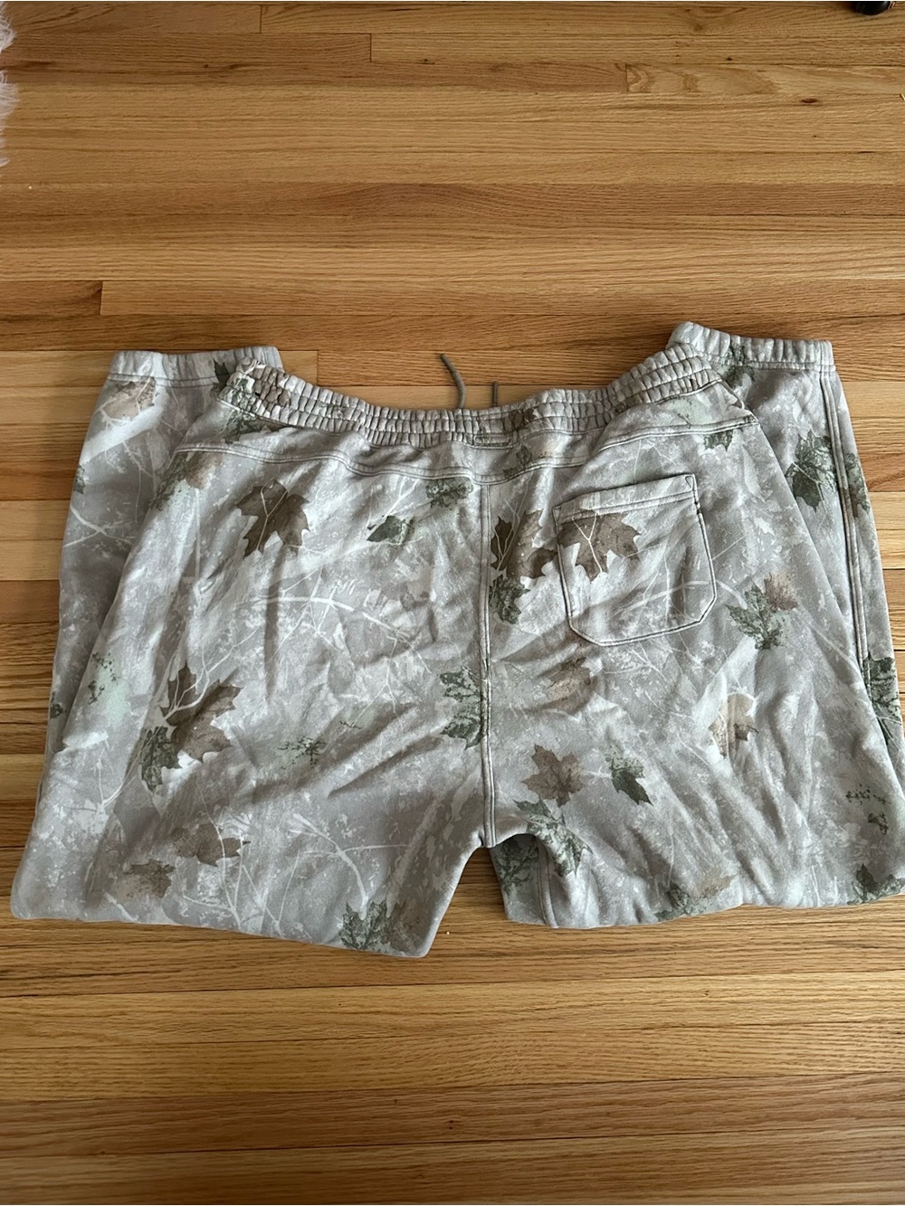 Abercrombie & Fitch Camo Essential Sunday Sweatpant Joggers - Picture 3 of 4